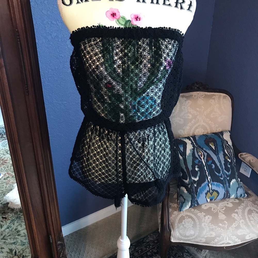 Victoria’s Secret bathing suit coverup